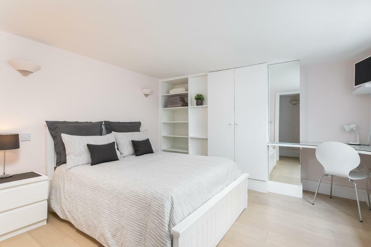 Apartment With Private Patio, And Park Across The Road (Adults Only) لندن المظهر الخارجي الصورة